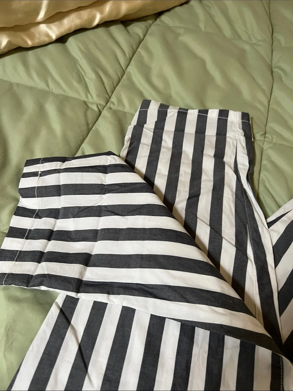 Urban Outfitters High-Rise Tapered Striped Pants - Picture 4 of 6